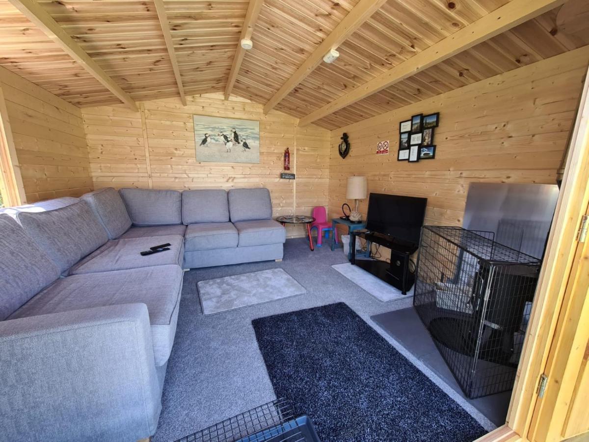 ホテル Coutts Glamping ウェイドブリッジ エクステリア 写真