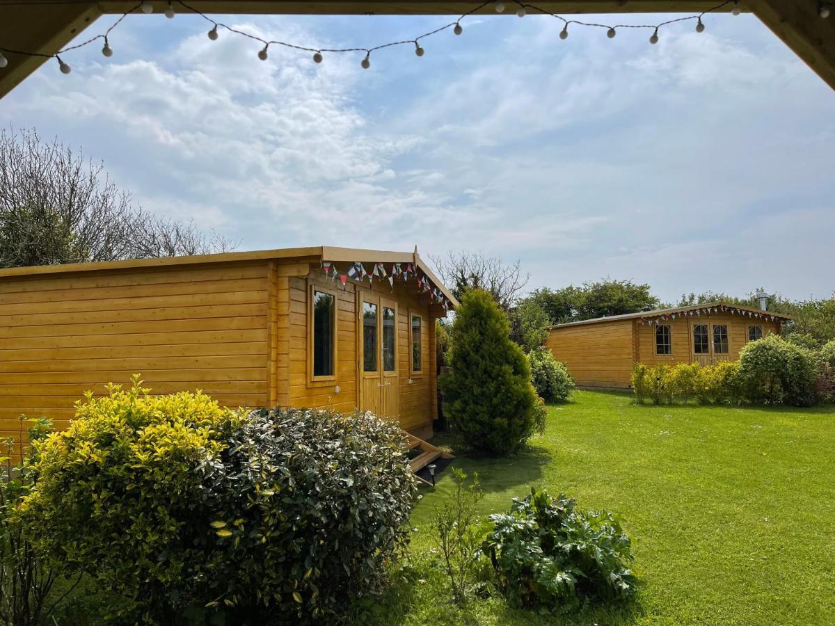 ホテル Coutts Glamping ウェイドブリッジ エクステリア 写真