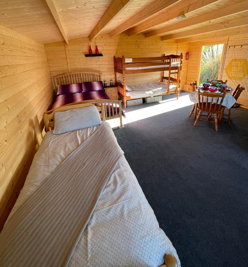 ホテル Coutts Glamping ウェイドブリッジ エクステリア 写真