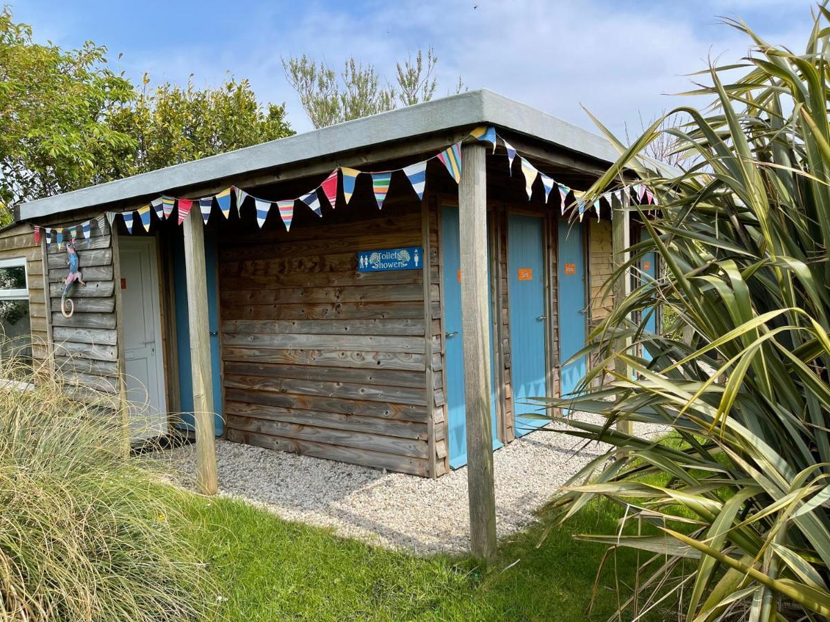 ホテル Coutts Glamping ウェイドブリッジ エクステリア 写真