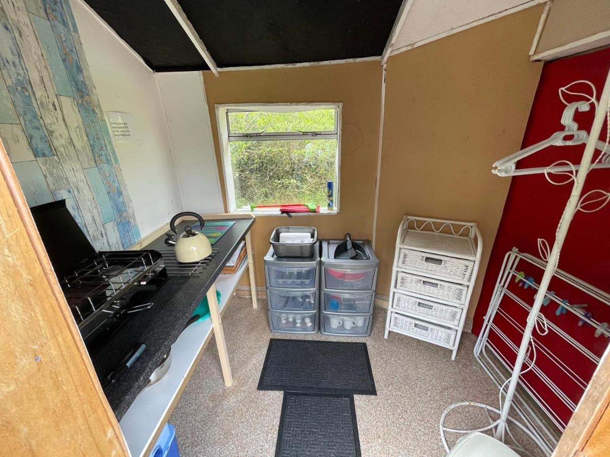 ホテル Coutts Glamping ウェイドブリッジ エクステリア 写真