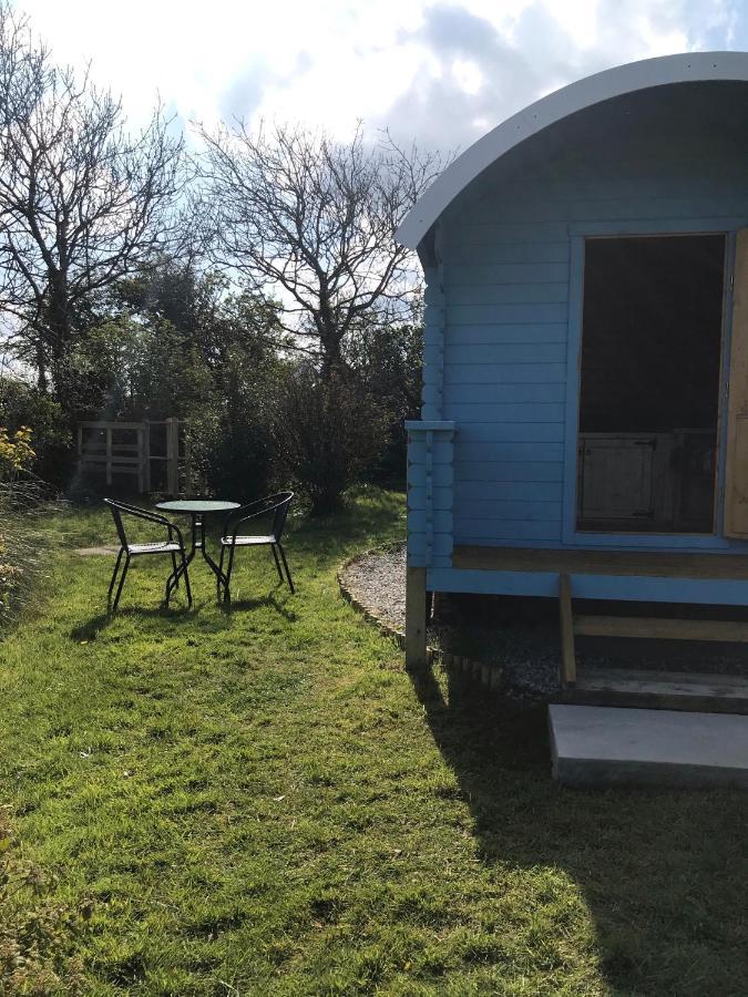 ホテル Coutts Glamping ウェイドブリッジ エクステリア 写真