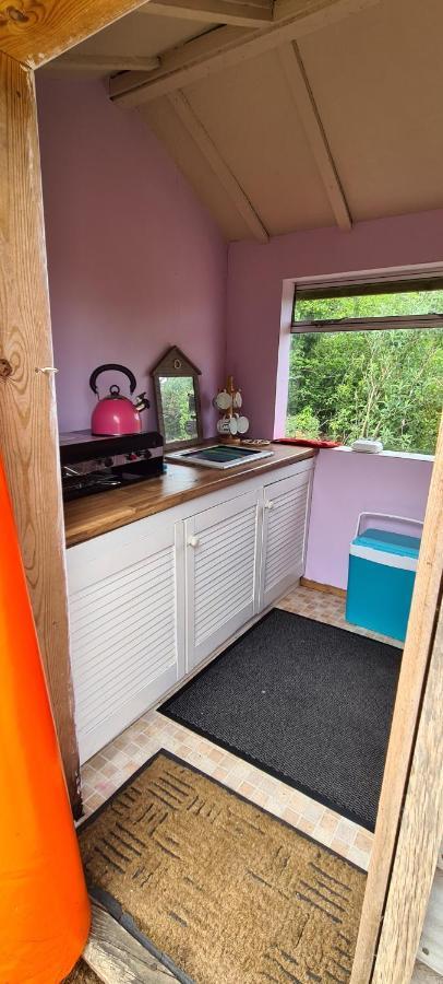 ホテル Coutts Glamping ウェイドブリッジ エクステリア 写真